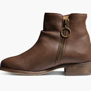 Brand new with box Beek Quail Bootie size 10